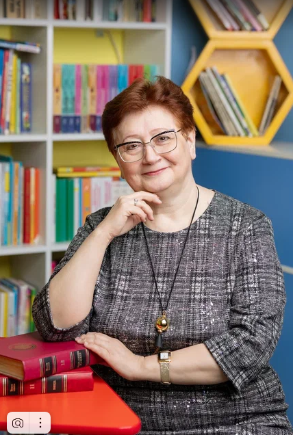 Чеканова  Елена Адольфовна.